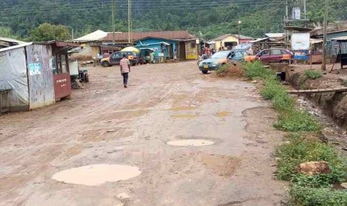 Kobriso Commuters Pay High Price For Deplorable Road