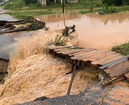 Porn Truba - Dangerous Bridge Cuts Truba From Kumasi | GhHeadlines Total News Total  Information