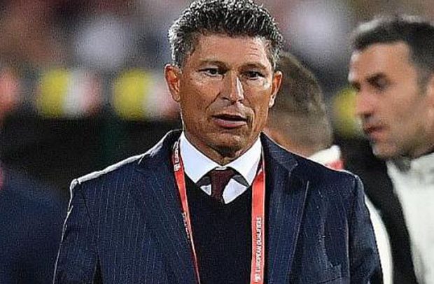 Bulgaria Coach Begs Three Lions