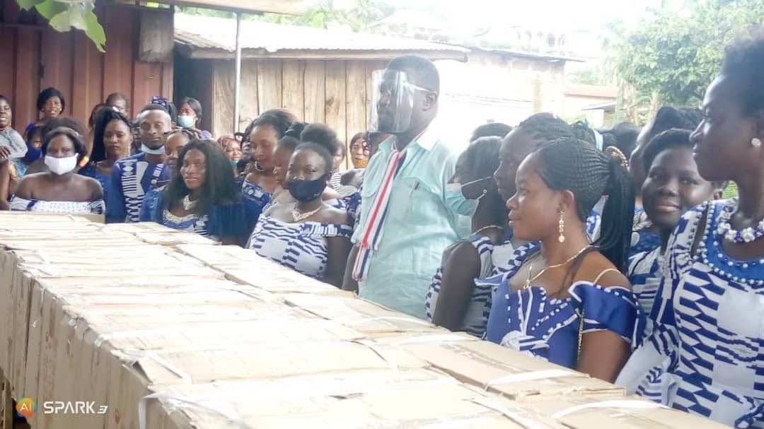 Majority Chief Whip Donates Sewing Machines To Artisans - DailyGuide