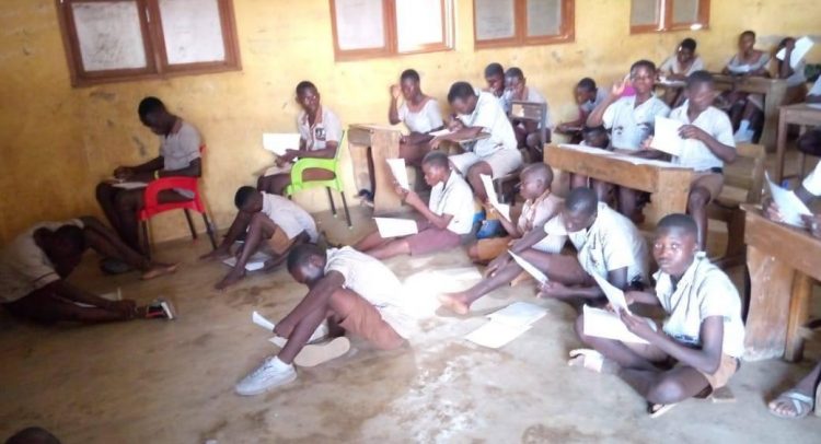 Gushegu Demonstration JSS Pupils Sit On Floor for Exams Over Lack of Furniture