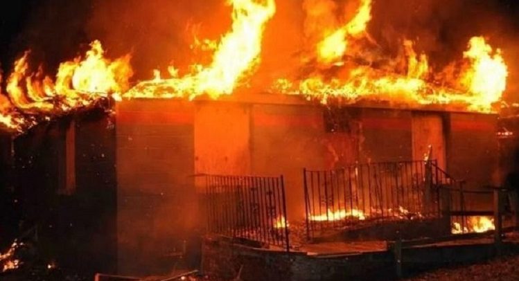 200 Stalls Razed Down In Fire