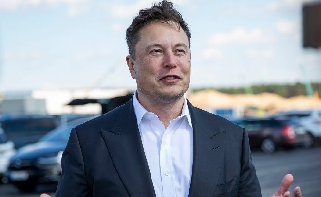 Elon Musk Takes Over Twitter, Fires Executives