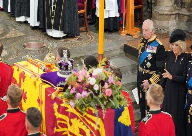 Queens Funeral Elizabeth Iis Final Journey As Coffin Makes Way To Resting Place Dailyguide