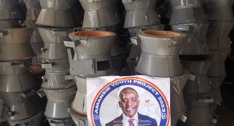 Ralph Poku-Adusei Gifts 5,000 Cooking Stoves To Bekwai Residents