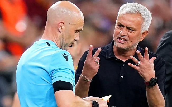 Mourinho Confronts Referee After Cup Loss