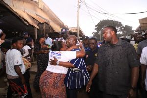 Bawumia Defy Rains • To Campaign In NDC Stronghold